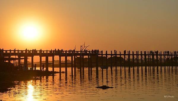 U-Bein Bridge sunset lake view