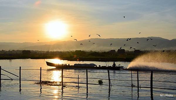 Inle lake sunset