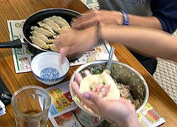 250px-MakingJiaozi.jpg