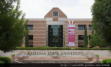 800px-Asu_fletcher_lib.JPG