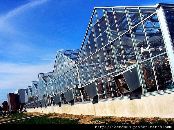 800px-Greenhouses_@_Purdue.jpg