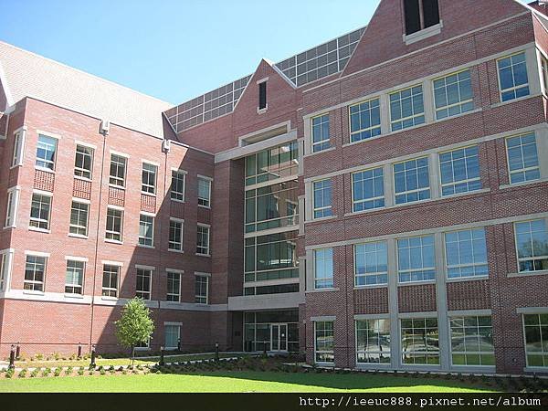 800px-FSU_kingbuilding_back.JPG