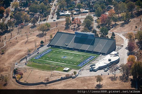 800px-ISU_Memorial_Stadium.jpg