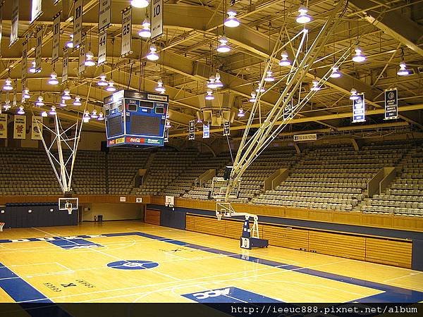 800px-Cameron_Indoor_Stadium_interior.jpg