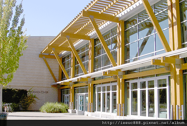 800px-SSU_Rec_Center_4627.png