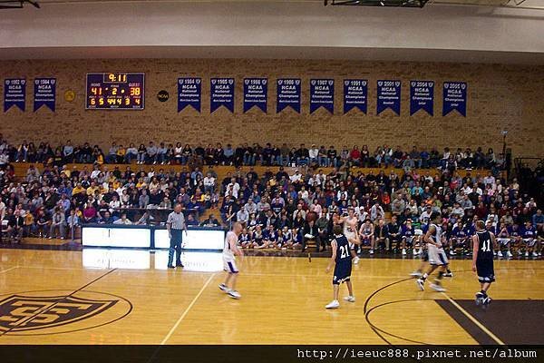 800px-UST_Bball_Final.jpg