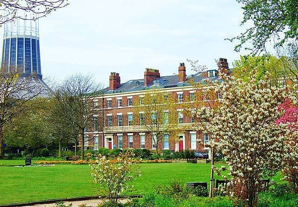 800px-Abercromby_Square_Gardens