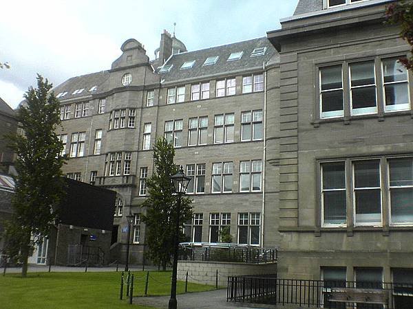 800px-Old_Medical_School_Dundee