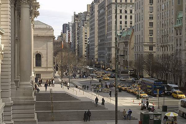 800px-Photograph_of_Fifth_Avenue_from_the_Metropolitan—New_York_City