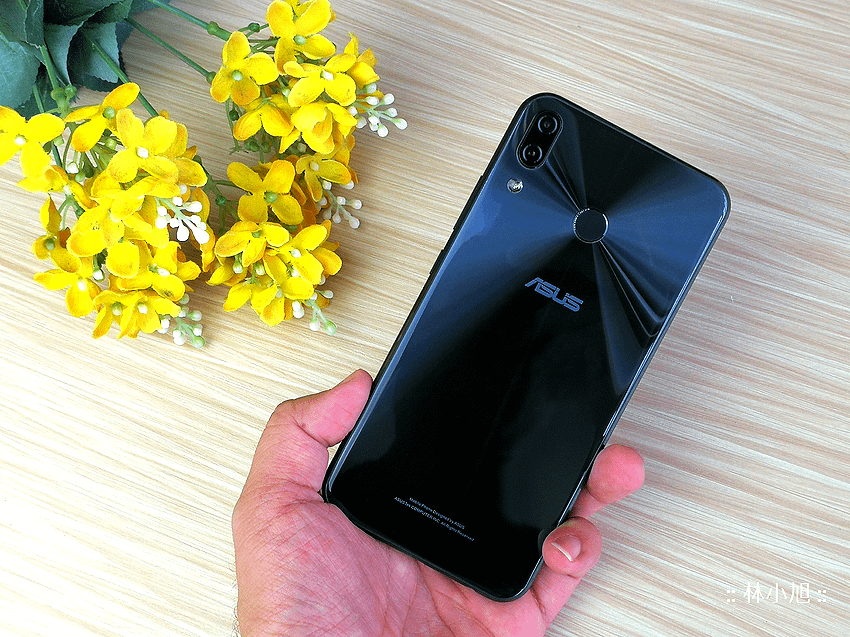 ASUS 華碩 ZenFone 5Z 開箱 (ifans 林小旭) (1).png