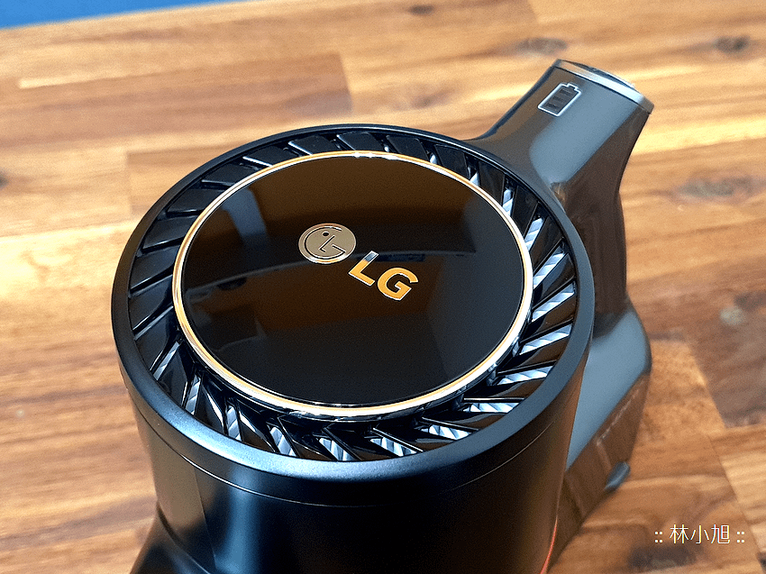 LG CordZero A9+ 快清式無線吸塵器開箱 (ifans 林小旭) (10).png