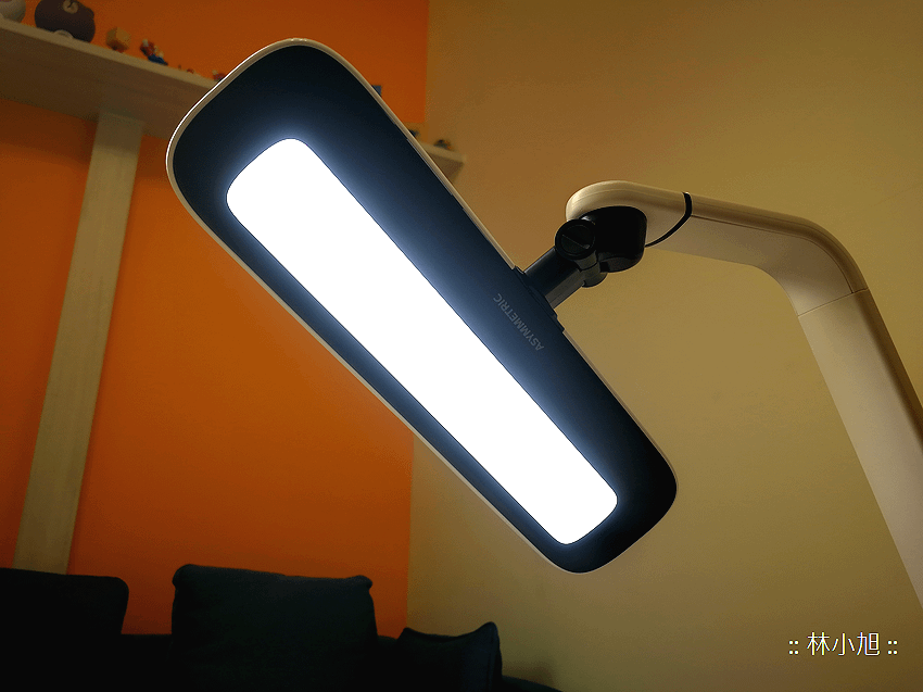 飛利浦 Philips Strider 軒揚舒視光技術 LED 護眼檯燈開箱 (ifans 林小旭) (27).png