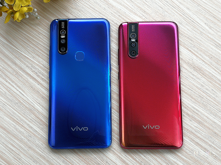 vivo V15V15 Pro 全螢幕前鏡頭升降手機開箱 (ifans 林小旭) (9).png