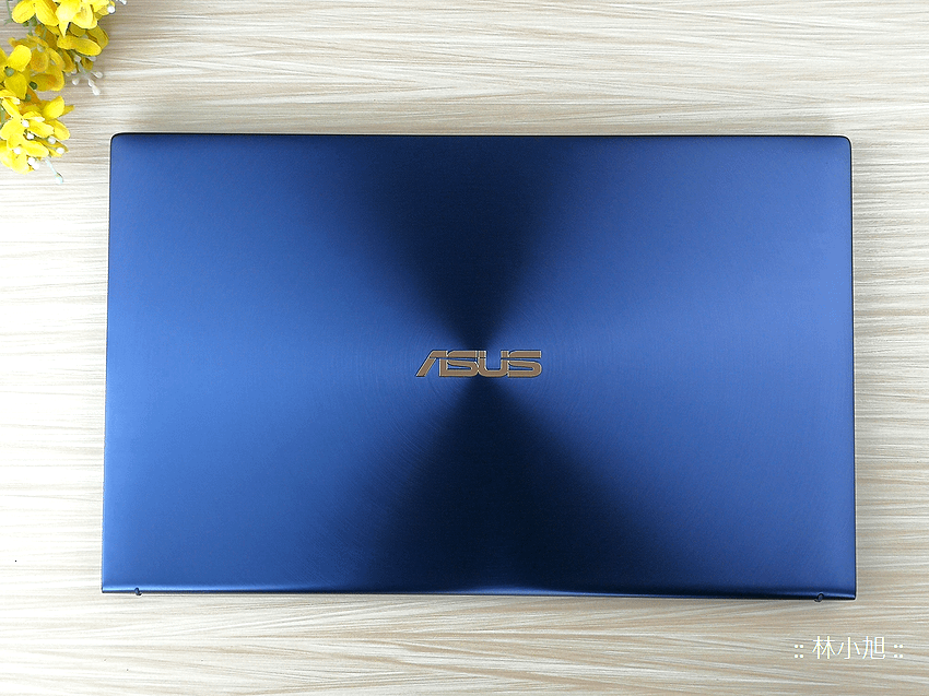 ASUS ZenBook 15 UX534FT 智慧觸控板 ScreenPad 2.0 筆電開箱 (ifans 林小旭) (31).png