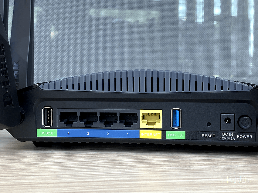 D-Link 友訊 DIR-3060 旗艦款 AC3000 Wi-Fi Mesh 無線路由器開箱 (ifans 林小旭) (11).png