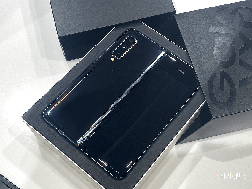 Samsung Galaxy Fold 開箱 (ifans 林小旭) (7).png