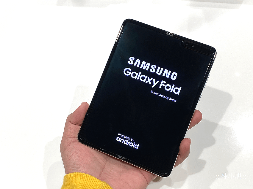 Samsung Galaxy Fold 開箱 (ifans 林小旭) (16).png