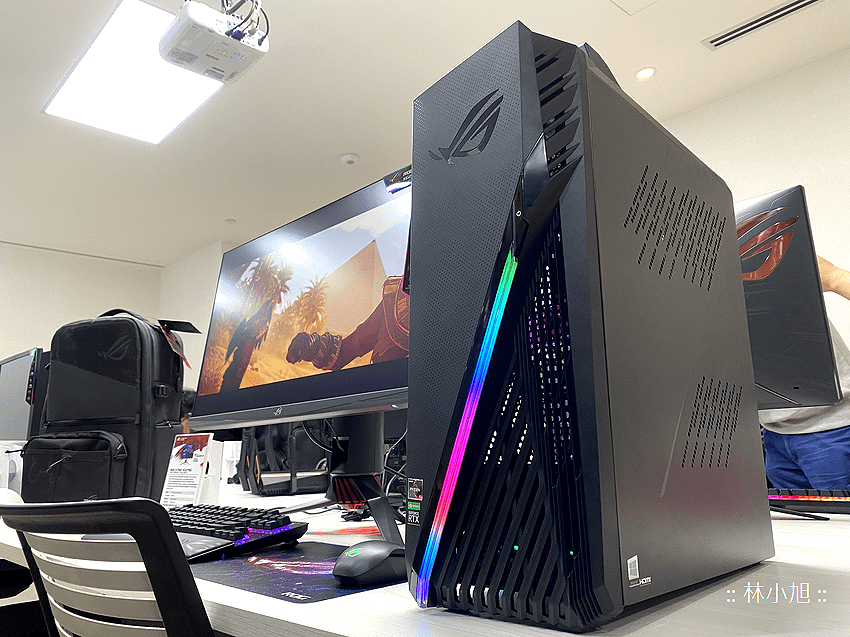 桌上的酷炫配備！ROG Swift 360Hz、PG32UQX 電競螢幕以及 ROG Strix GA15、ROG Strix GA35 電競桌機 (ifans 林小旭) (18).png