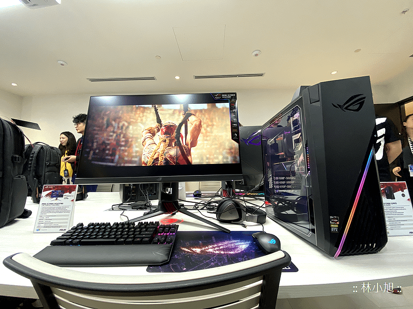 桌上的酷炫配備！ROG Swift 360Hz、PG32UQX 電競螢幕以及 ROG Strix GA15、ROG Strix GA35 電競桌機 (ifans 林小旭) (20).png