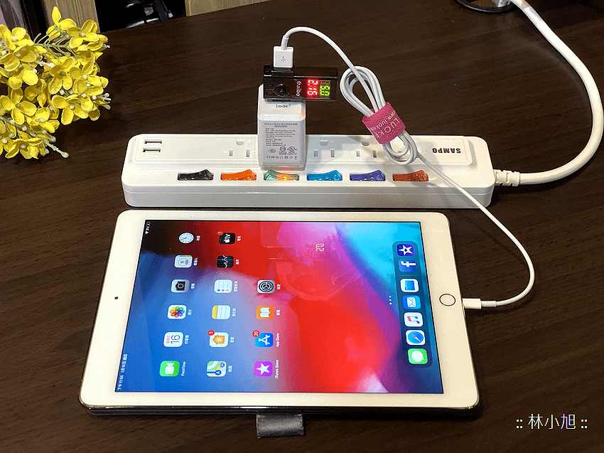 imos PD3.0 與 QC3.0 雙模雙孔閃電充電器開箱 (ifans 林小旭) (17).png