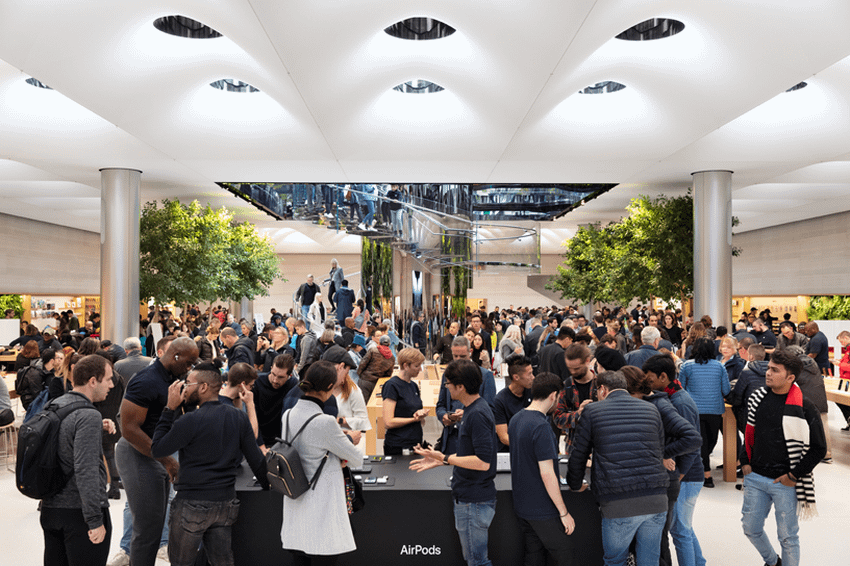 Apple_AirPod-Pro-Launch_NY_Interior-Store_10302019_big.jpg.large.png