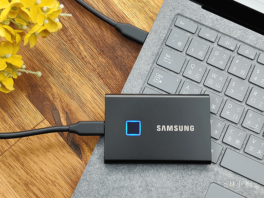 SAMSUNG 三星 T7 Touch 500GB SSD 固態硬碟經典黑開箱 (ifans 林小旭) (22).png