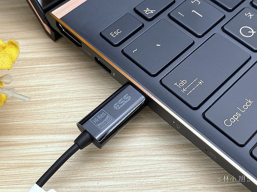 ASUS ZenBook (UX393) 筆記型電腦-開箱 (ifans 林小旭) (26).png