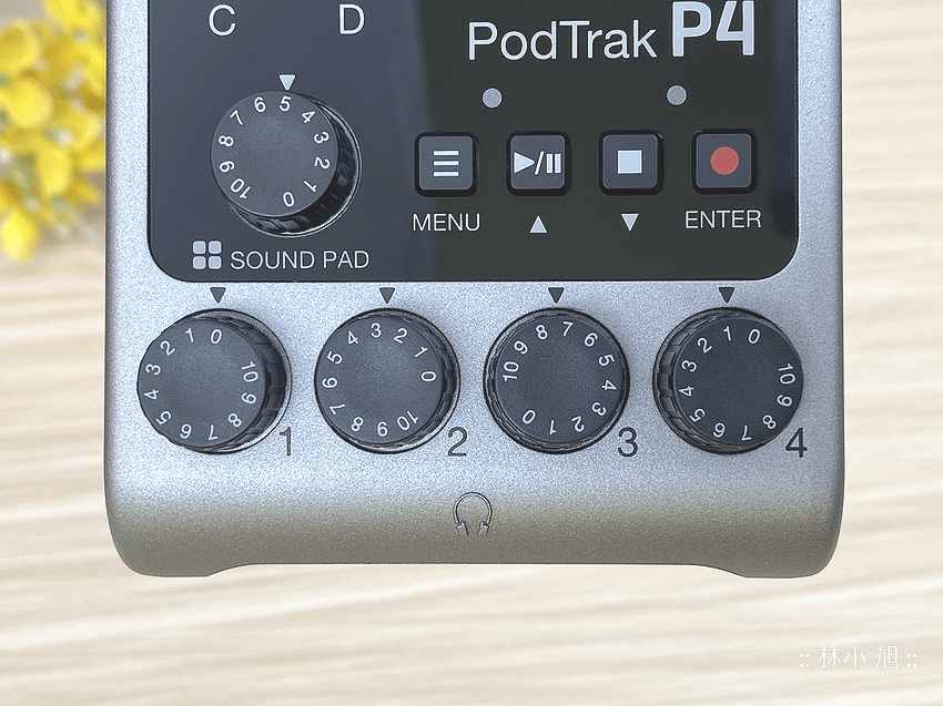 Zoom PodTrak P4 Podcast 錄音機開箱 (ifans 林小旭) (9).png