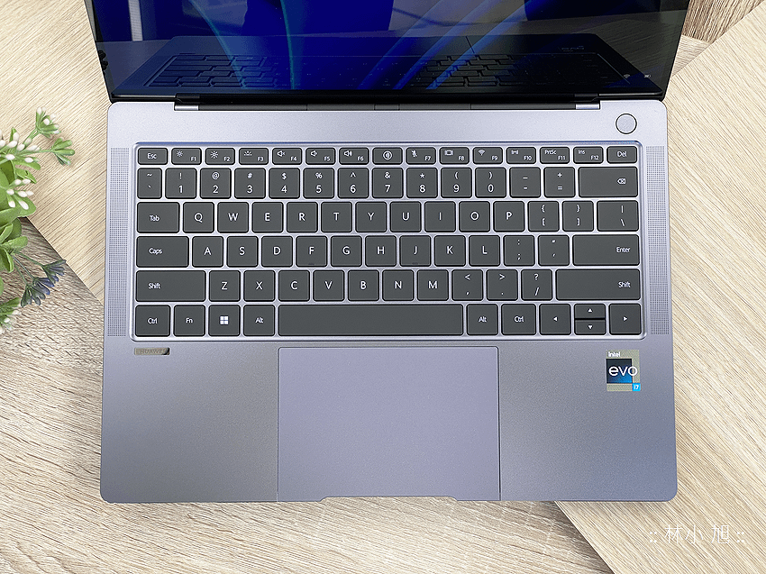 HUAWEI 旗艦 MateBook X Pro  筆記型電腦開箱 (ifans 林小旭) (1).png