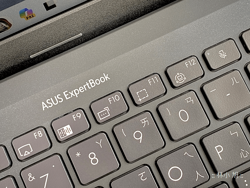 華碩 ASUS ExpertBook B3 (B3604) 創作筆電開箱與體驗分享 (ifans 林小旭) (56).png