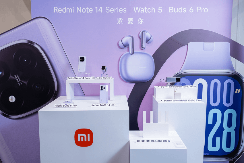 4.Redmi Note 14 Pro+ 5G 和 Redmi Note 14 Pro 5G 採用 3D 雙曲面設計，握持舒適、外觀時尚，讓年輕世代無論在日常還是派對場合，都能展現獨特個性與品味.png