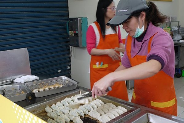 花蓮人氣超夯煎餃～李記煎餃專賣店