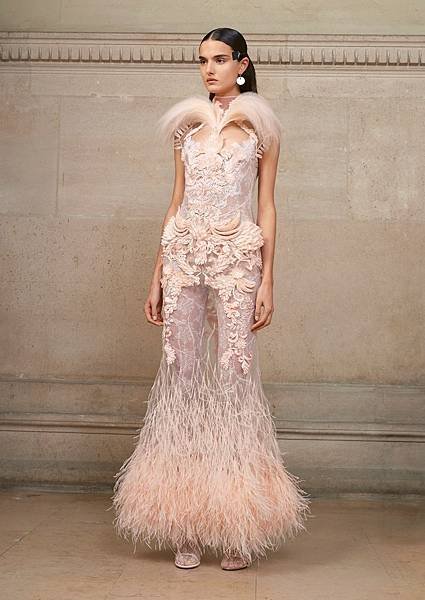 Blanca Padilla - Givenchy.jpg