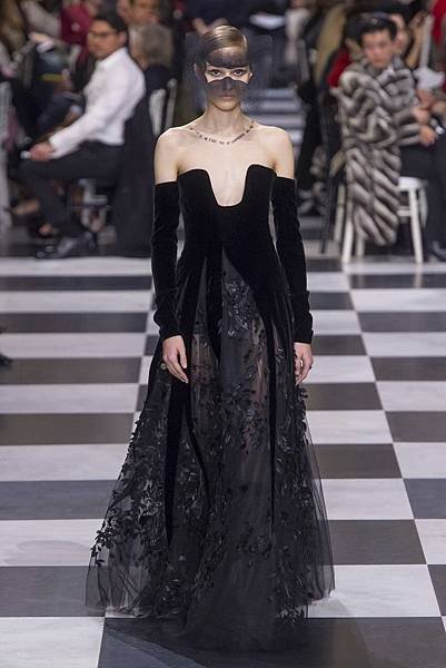 Michelle Gutknecht-Christian Dior.jpg