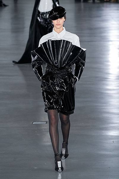 Pauline Hoarau - Balmian 2019 FW.jpg