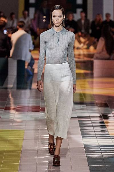 01-Freja Beha Erichsen.jpg