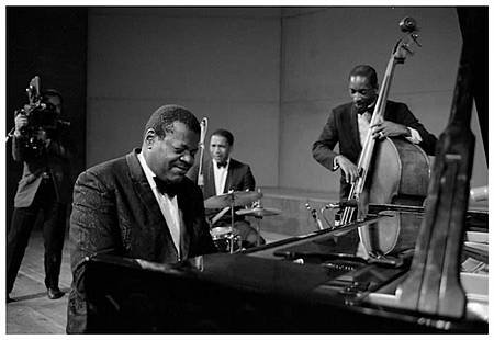 Oscar Peterson 1.jpg