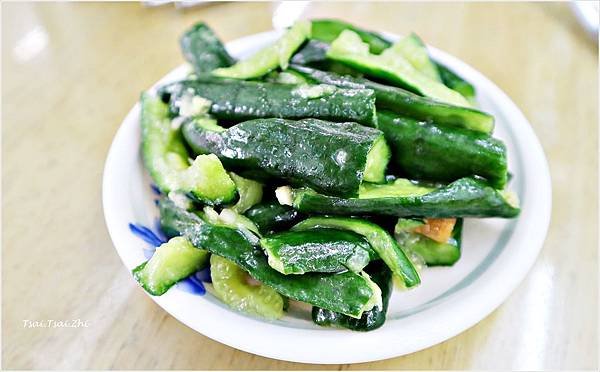 [新北新莊]阿忠牛肉麵|近三十年的在地牛肉麵，純牛骨熬製湯頭