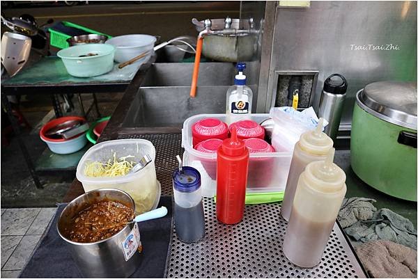 [台南中西區]鬍鬚忠牛肉湯|在地創立超過20年，只賣晚上及凌