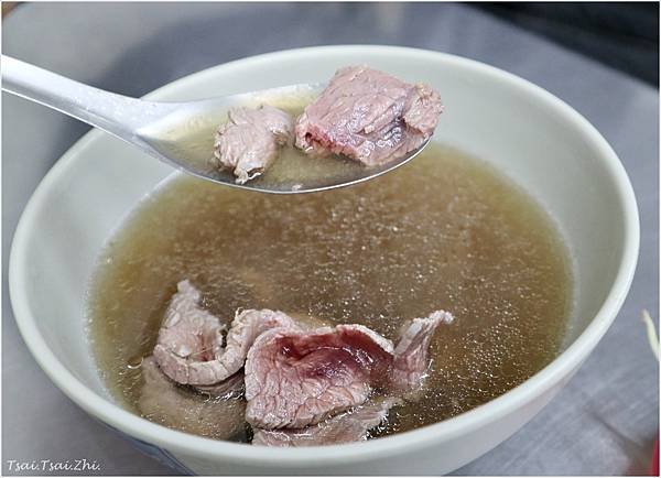[台南中西區]鬍鬚忠牛肉湯|在地創立超過20年，只賣晚上及凌