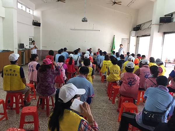社會公益月社區美化護生態蘇澳無尾港淨灘活動