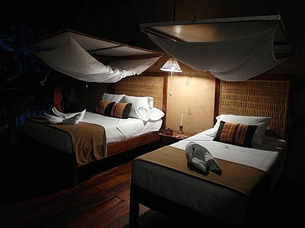 02Posadas Amazonas07：我的房間(夜晚).JPG