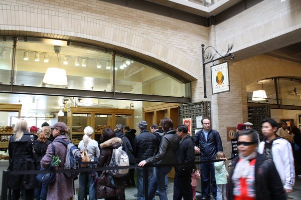 Ferry Building-這家麵包店好多人在排隊.JPG