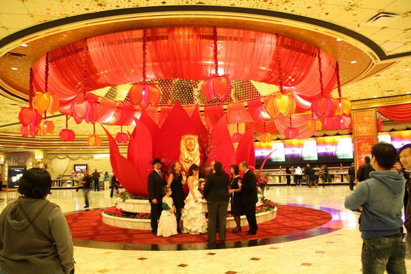 MGM Grand-一到飯店就看到有人結婚.JPG