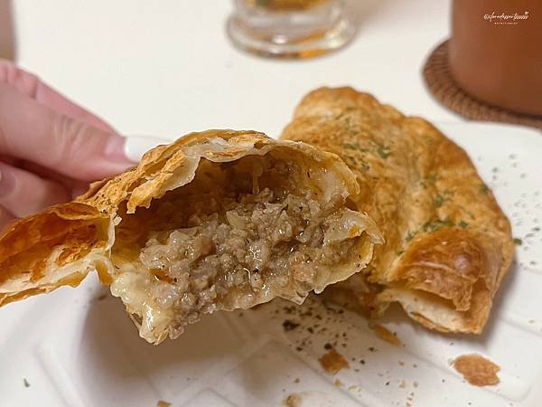 隱藏版貓貓天堂！12隻貓咪陪你吃飯，永和療癒推薦｜囧貓苑子｜