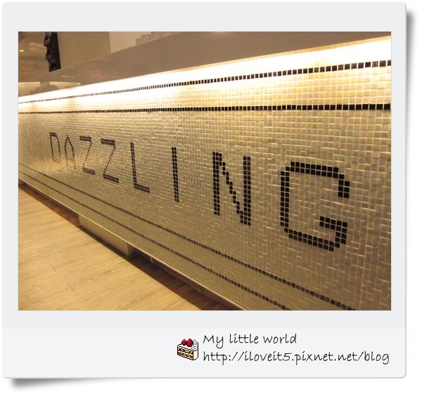 dazzingcafe009.JPG