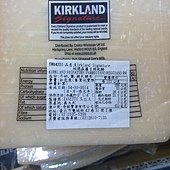 84331 Kirkland Signature Parmigiano Reggiano 帕瑪森蘿吉乾酪 24個月 秤重 每斤855 每塊700-900之間 義大利產 04.jpg