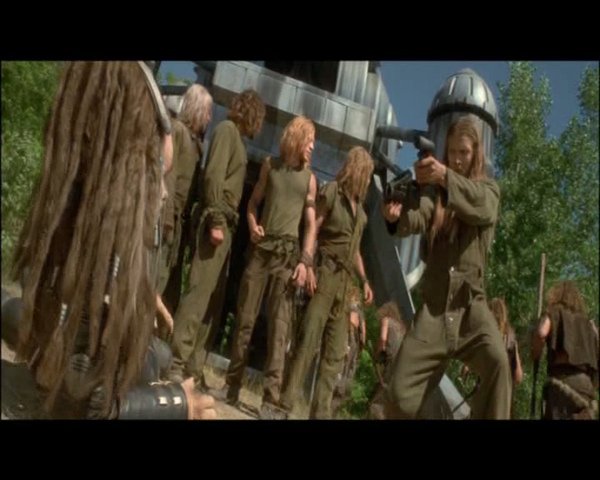 Battlefield Earth.2000.}VENOMONEROK{DVDRip.DivX[(087315)04-33-38].jpg