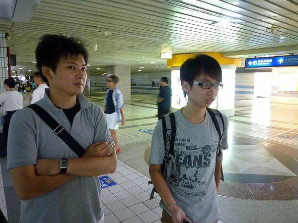 台北火車站_志銘與孟倫之小碎步.JPG