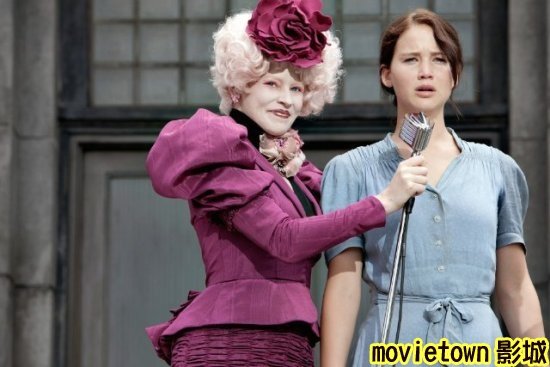 飢餓遊戲劇照│饥饿游戏剧照The Hunger Games1伊莉莎白班克斯 Elizabeth Banks◎珍妮佛勞倫斯 Jennifer Lawrence新+